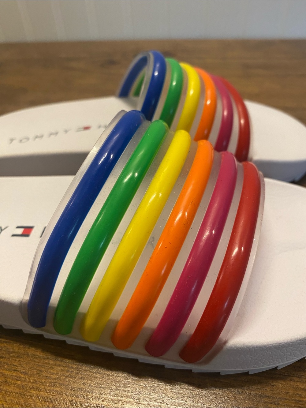Tommy Hilfiger White Rainbow Strap Slide Sandals - Kids size 3 - Picture 6 of 10